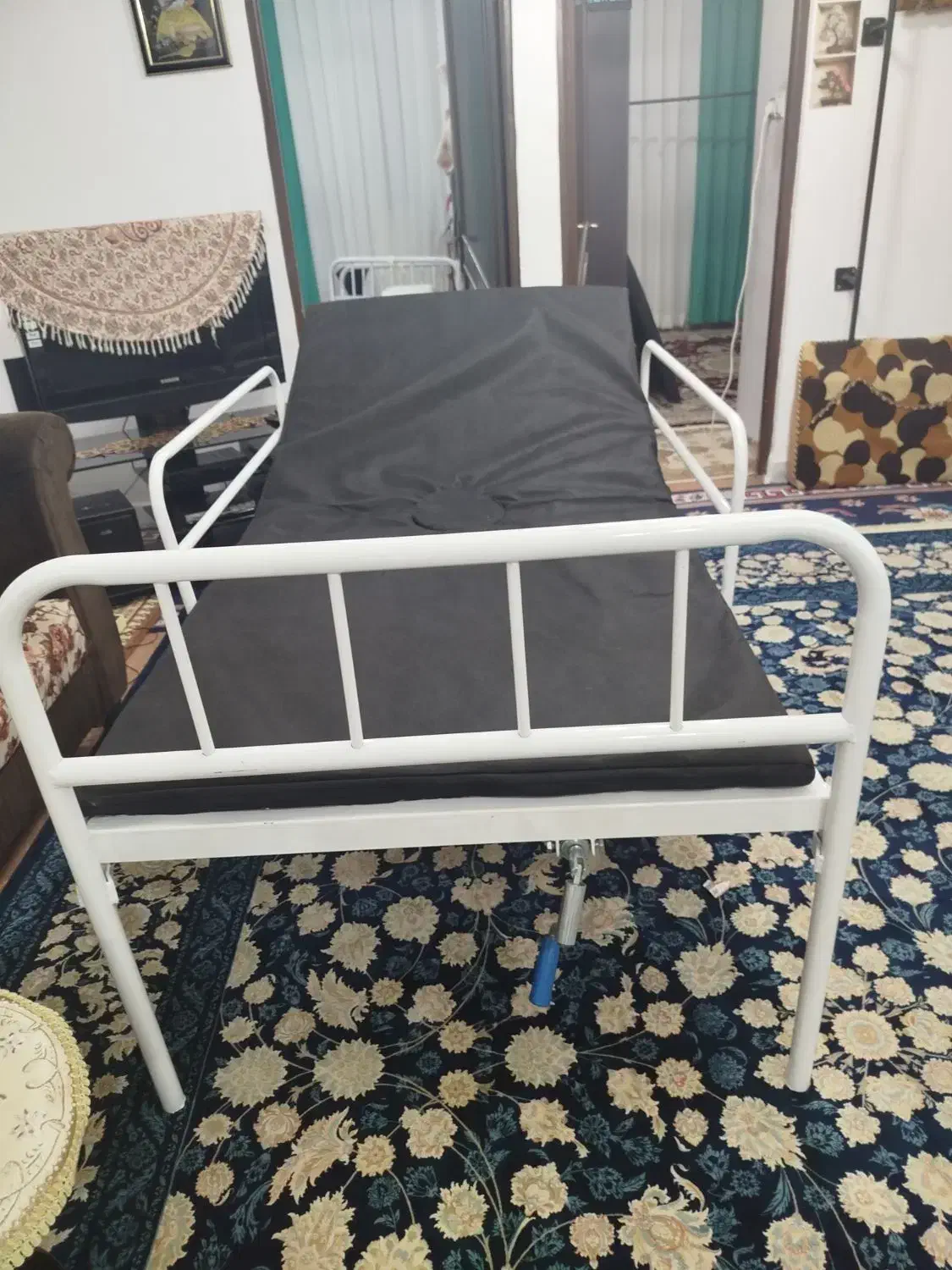 تخت بیمار تک شکن|تخت و سرویس خواب|رشت, هلال احمر|دیوار