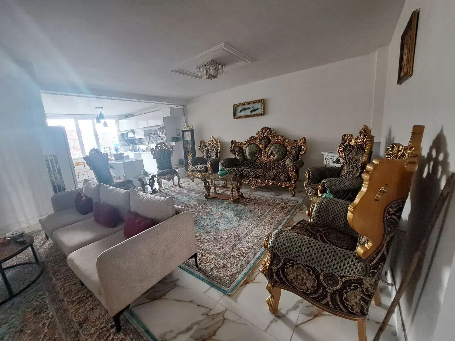 مبل سلطنتی در حد صفر|مبلمان خانگی و میز عسلی|مهاباد (آذربایجان غربی), |دیوار