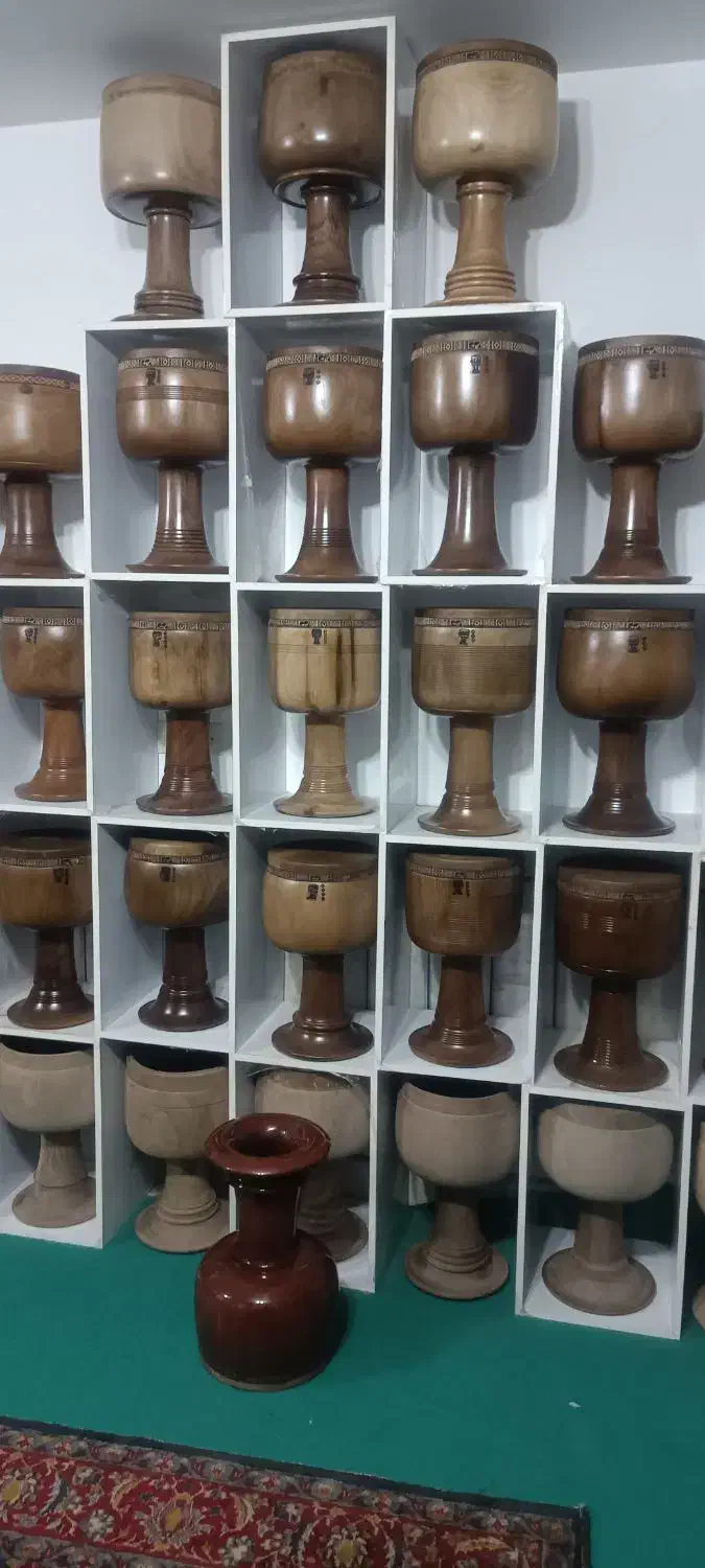 تنبک چوبی  محسنی|سازهای سنتی|خمینی‌شهر, |دیوار