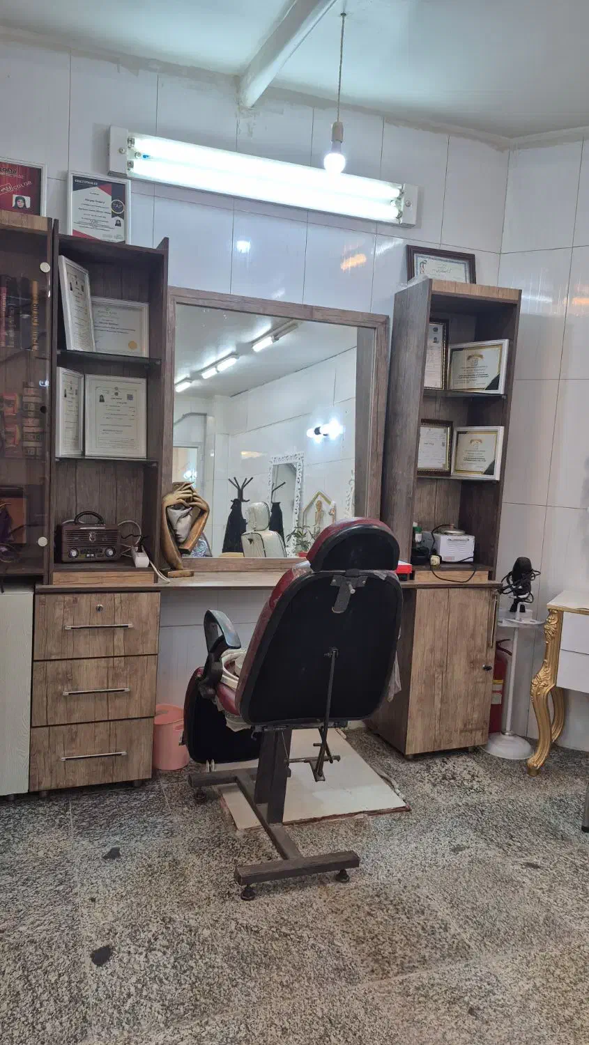 ویترین جادار ام دی اف سفارشی|فروشگاه و مغازه|اصفهان, فرهنگیان|دیوار