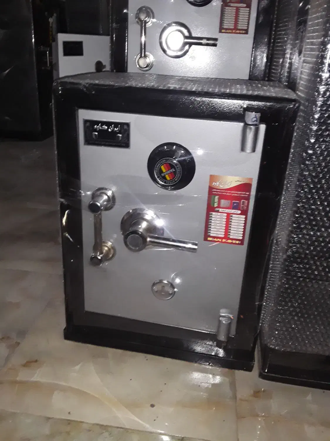 گاوصندوق انواع گاوصندوق درهمه ابعاد|ابزارآلات|اندیشه, اندیشه فاز ۱|دیوار