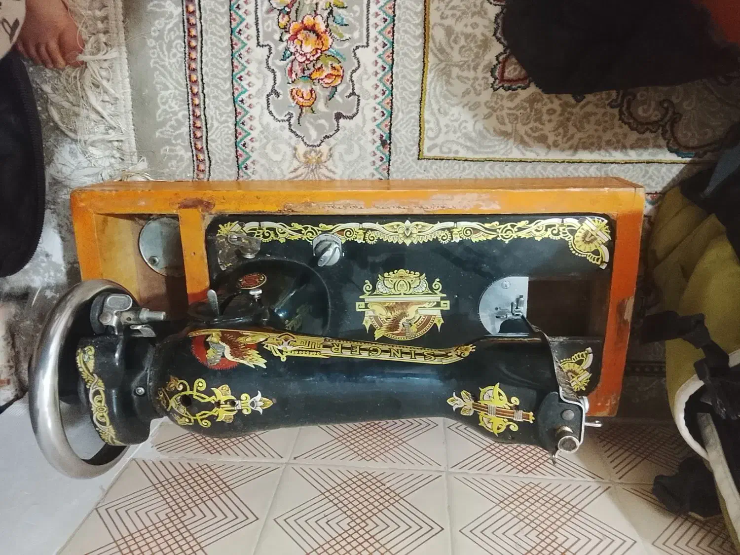 چرخ خیاطی سینجر|چرخ خیاطی و ریسندگی|بومهن, |دیوار