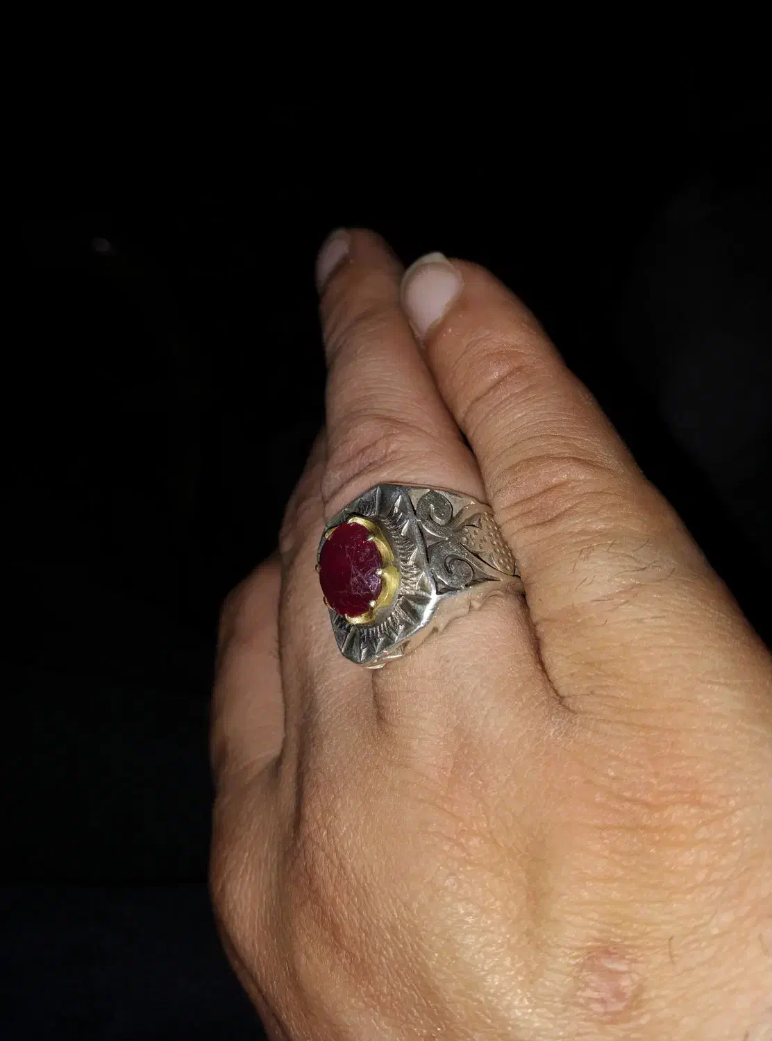 انگشتر  خوش رکاب و عجیب رنگ سنگش عوض میش|جواهرات|مشهد, سرافرازان|دیوار