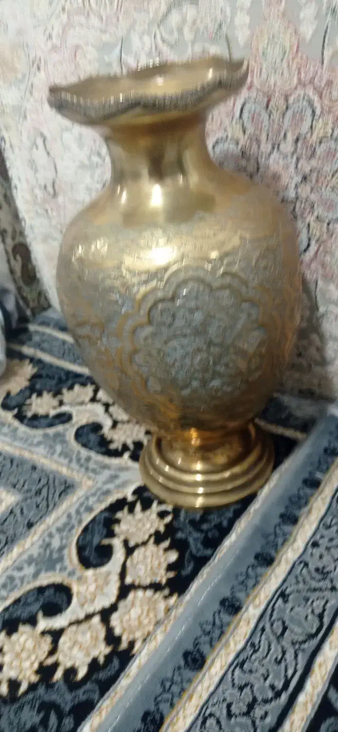 گلدان برنجی|مجسمه، تندیس، ماکت|قروه, |دیوار