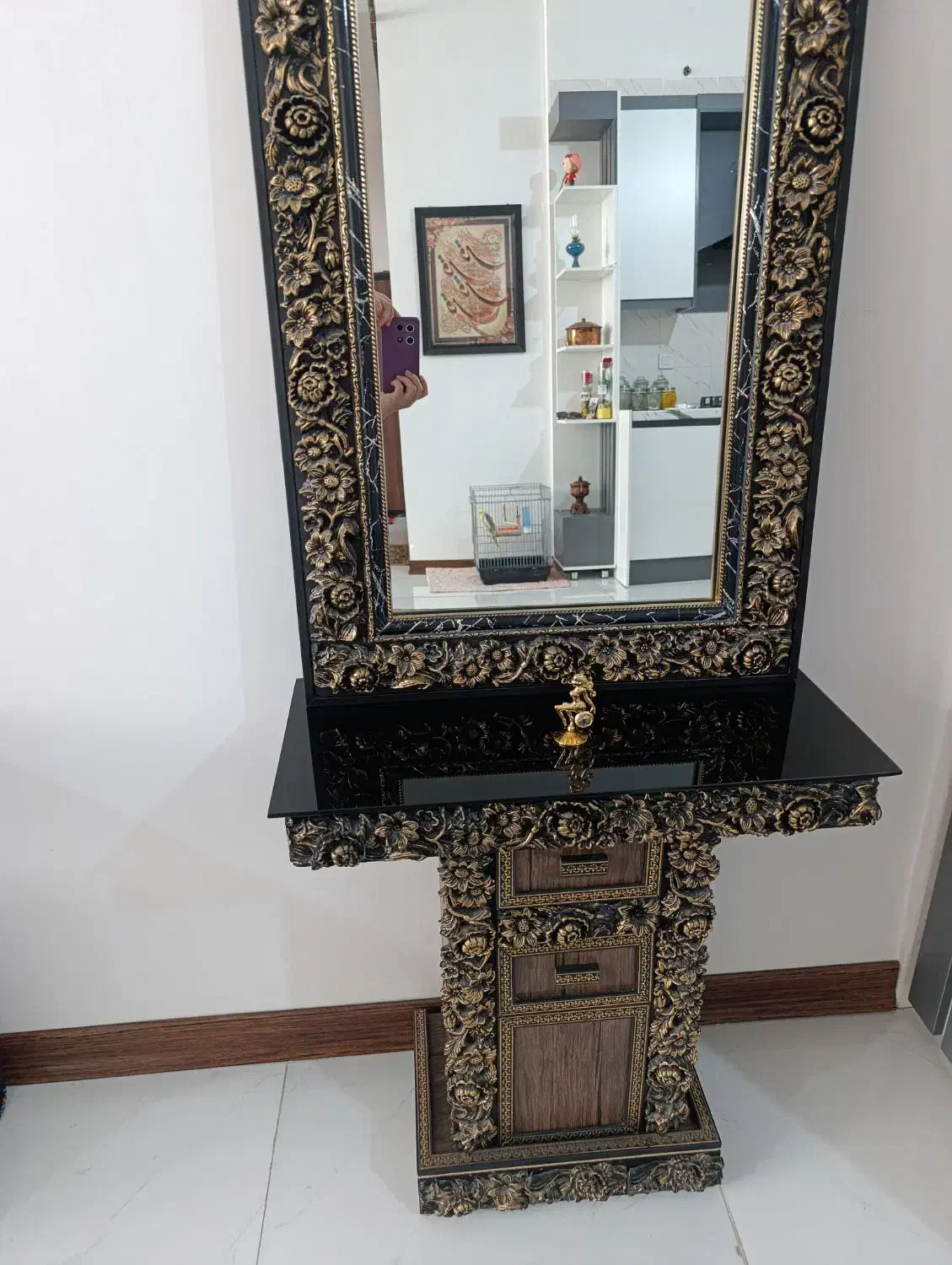 آینه درحد نو کم جا|بوفه، ویترین، کنسول|آبیک, |دیوار