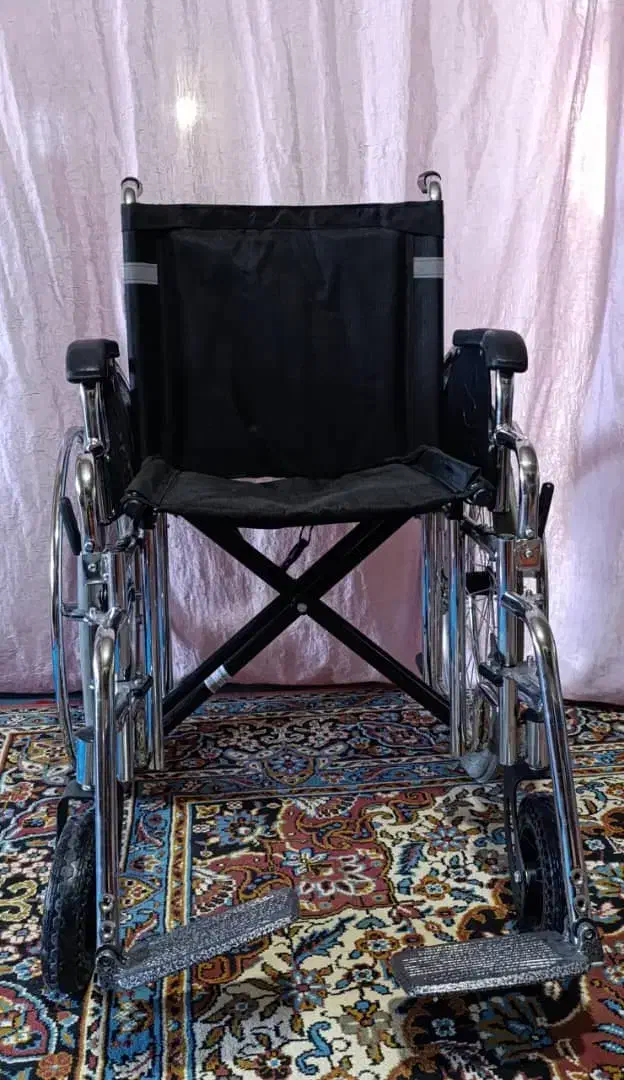 ویلچر نو داخل کارتون هست|آرایشی، بهداشتی، درمانی|یاسوج, |دیوار