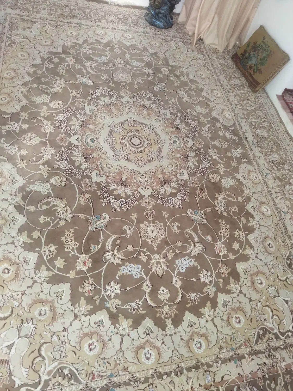 فرش 12متری ماشینی کاملا نخ و ابریشم و برجسته|فرش|تبریز, |دیوار