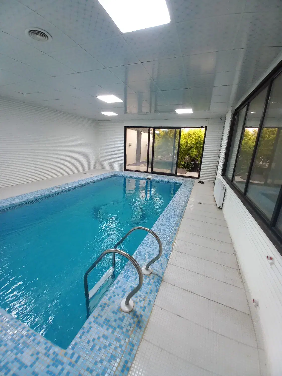 اجاره باغ ویلا استخر سرپوشیده|اجارهٔ کوتاهمدت ویلا و باغ|نسیمشهر, |دیوار