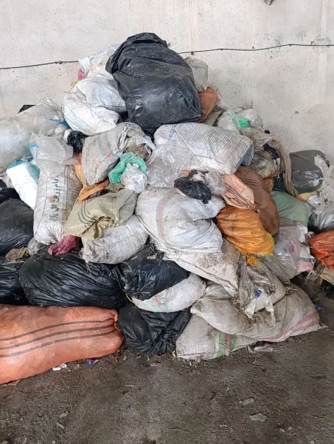 جذب نیروی اقا حداقل 25 میلیون|استخدام صنعتی، فنی، مهندسی|بندر انزلی, چهارفریضه|دیوار