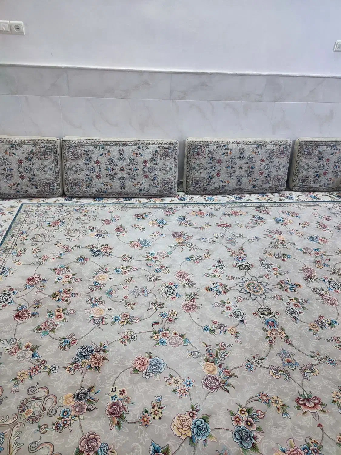 ۴ عدد پشتی فیلی طرح گیلدا|پشتی|قم, علی آباد|دیوار