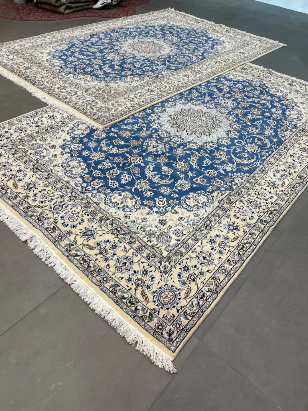 فرش دستباف (بساک)جفت ۶ متری ۹لا ابی کرک ابریشم|فرش|مشکیندشت, |دیوار