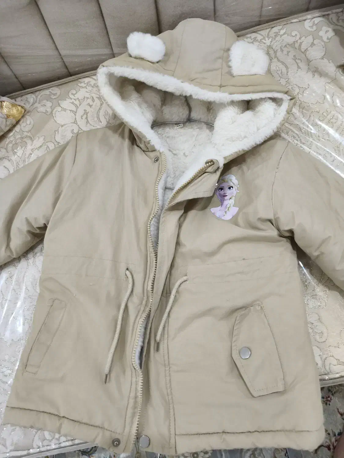 کاپشن دخترانه داخل خز درحد نو|کفش و لباس بچه|مشهد, توس (بلوار توس)|دیوار