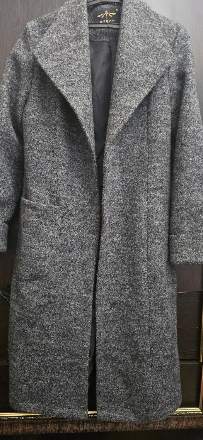 پالتو|لباس|مرودشت, فاز اول شهرک فرهنگیان|دیوار