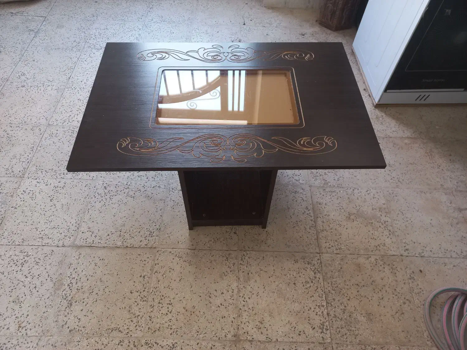 میز عسلی کاملا سالم قیمت 600ت|مبلمان خانگی و میز عسلی|خلخال, |دیوار