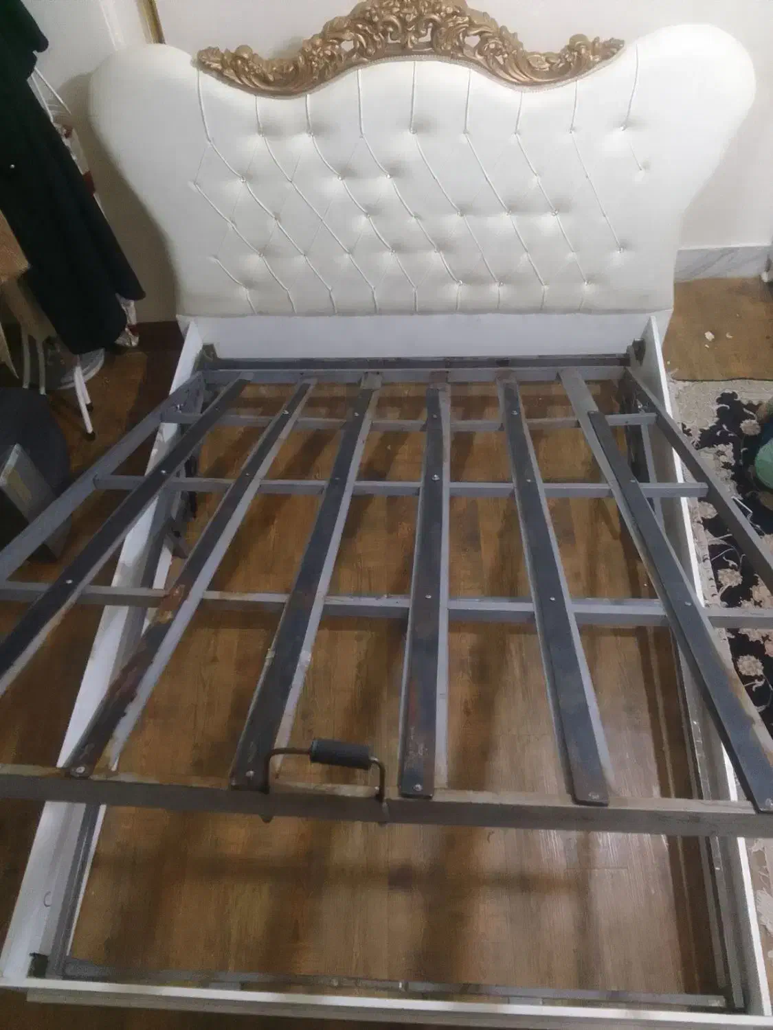 تختخواب دونفره|تشک تختخواب|مشکیندشت, |دیوار