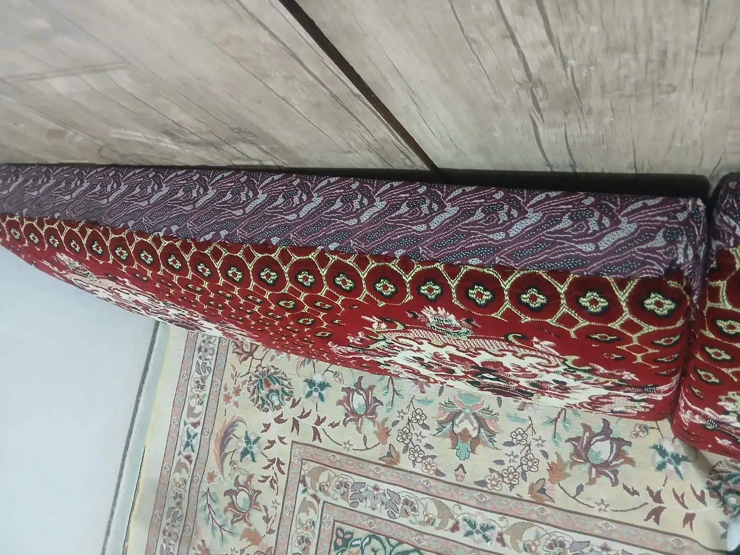 پشتی|پشتی|همدان, |دیوار