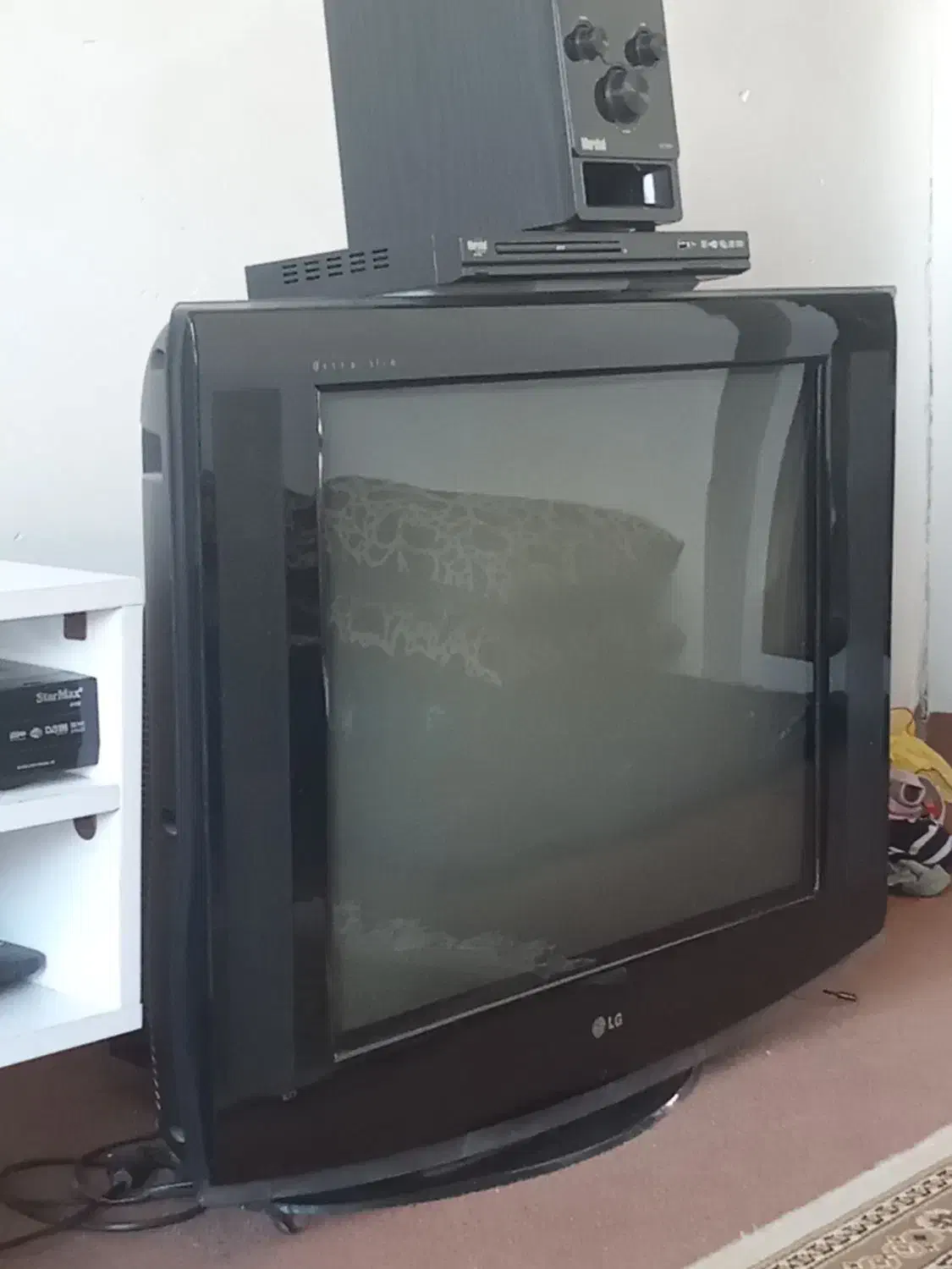 فروش ۳1اینج|تلویزیون و پروژکتور|نقده, |دیوار