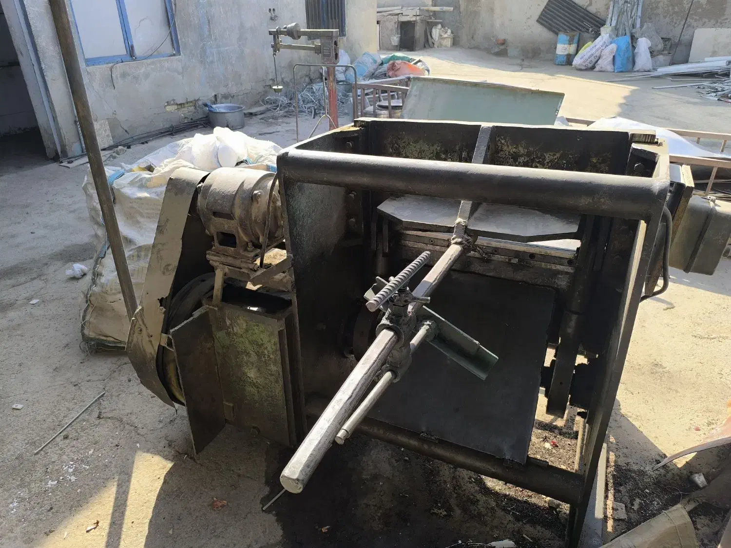 گیوتین قیچی|ماشین‌آلات صنعتی|برخوار, |دیوار