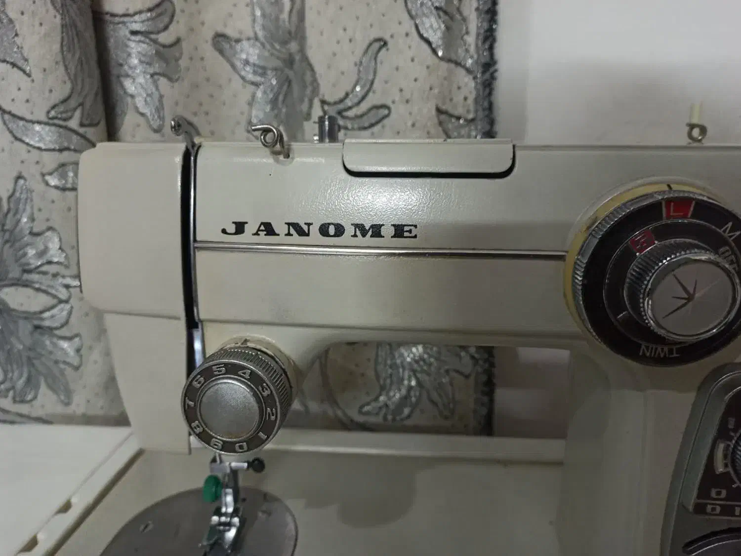 چرخ خیاطی ژانومه|چرخ خیاطی و ریسندگی|مشهد, مصلی (کارمندان اول)|دیوار