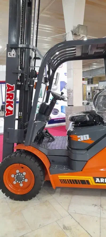 فروش لیفتراک ۳ تن ۵ تن ۷ تن دیزل|خودرو سنگین|بندر کنگان, |دیوار