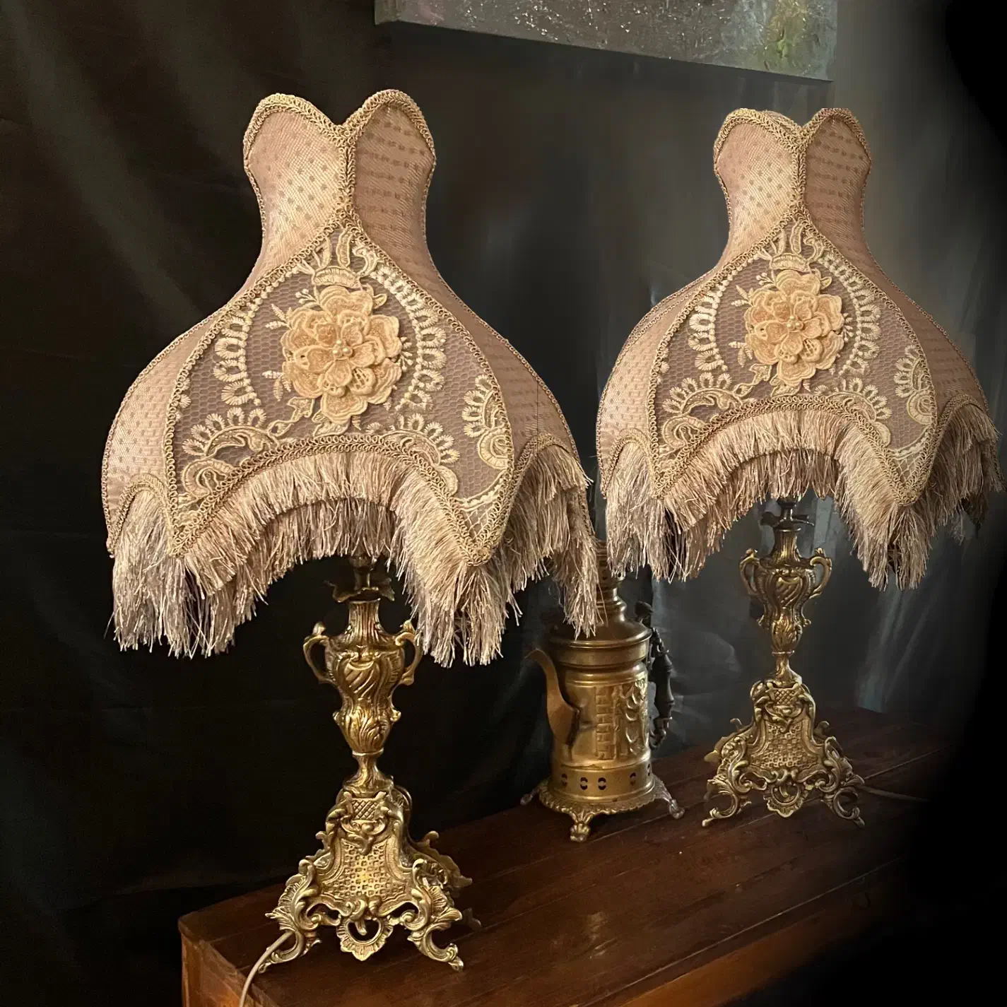 یک جفت آباژور برنز ( برنجی) با شیدهای نو دستدوز|چراغ خواب و آباژور|تهران, جنتآباد جنوبی|دیوار