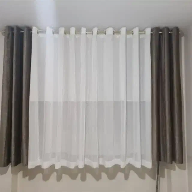 پرده سرای زمرد خانم کاظمی کنار کافینت شهریار سی۵|پرده، رانر، رومیزی|فولادشهر, C5|دیوار