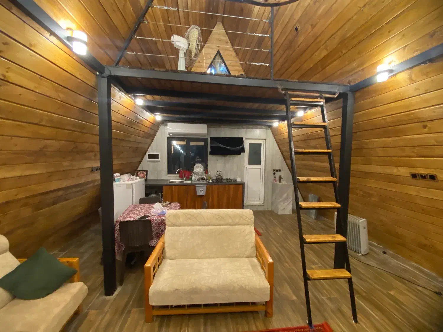 ویلای ساحلی هیرکان ۱۰۲|اجارهٔ کوتاهمدت ویلا و باغ|رودبنه, |دیوار