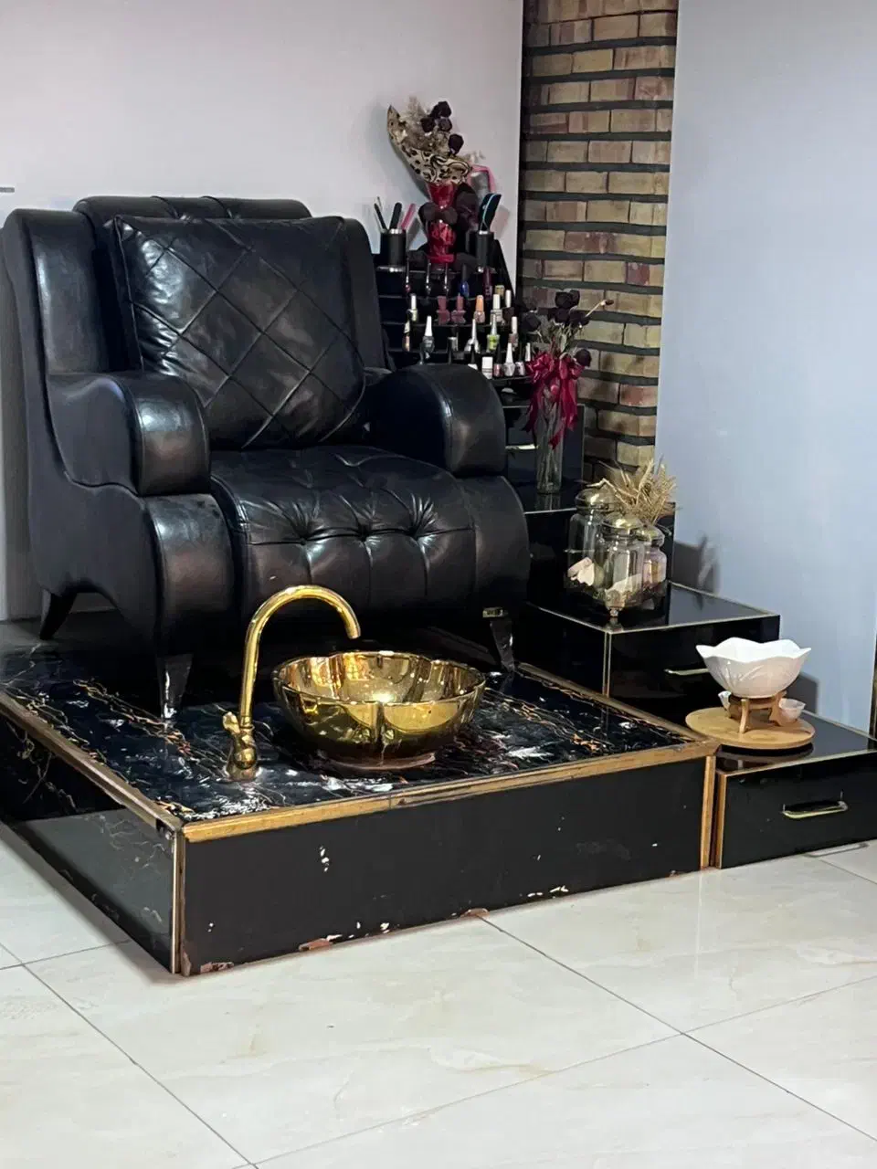 پدیکور|آرایشگاه و سالن‌های زیبایی|سلماس, |دیوار