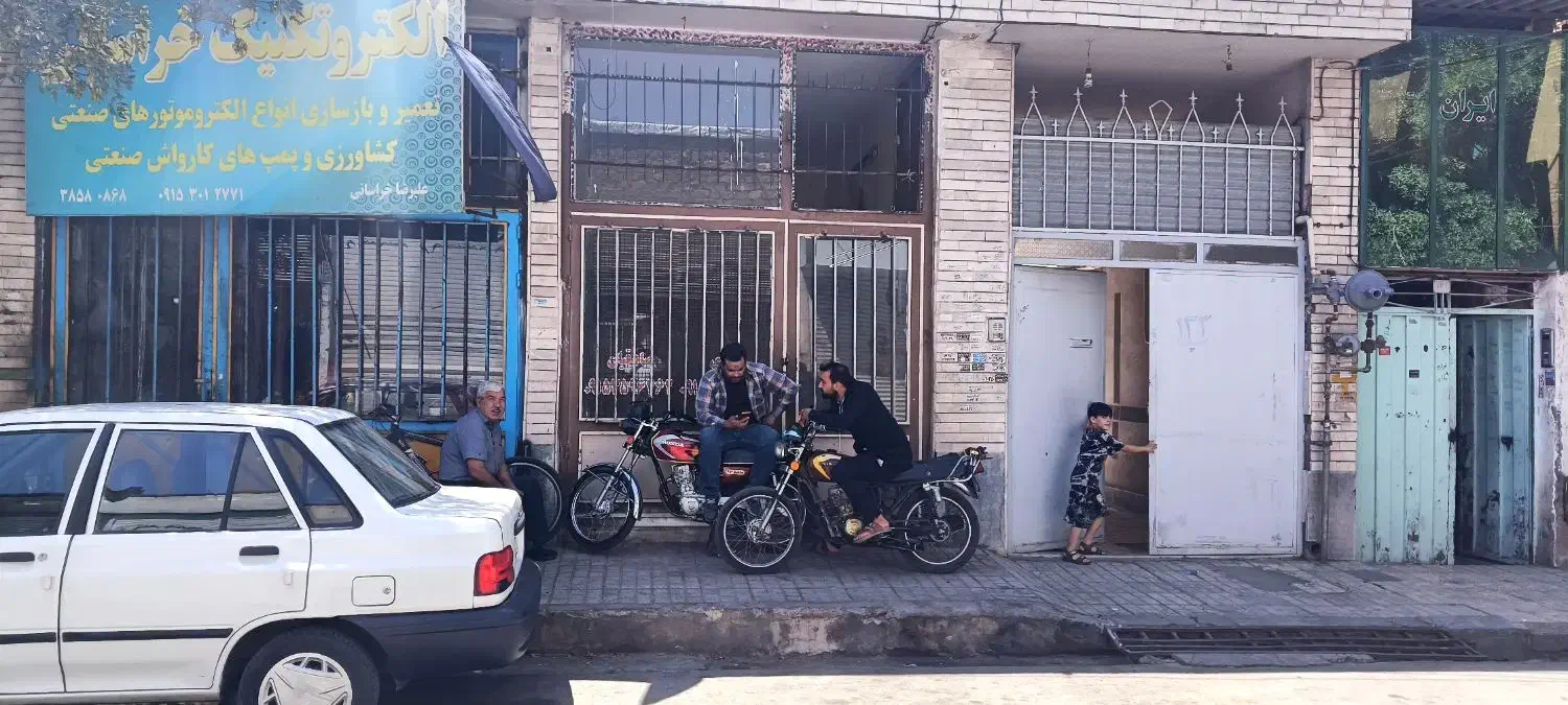 مغازه تجاری دایم سقف بلند20متری با8متر بالکن|اجارهٔ مغازه و غرفه|مشهد, کوشش|دیوار