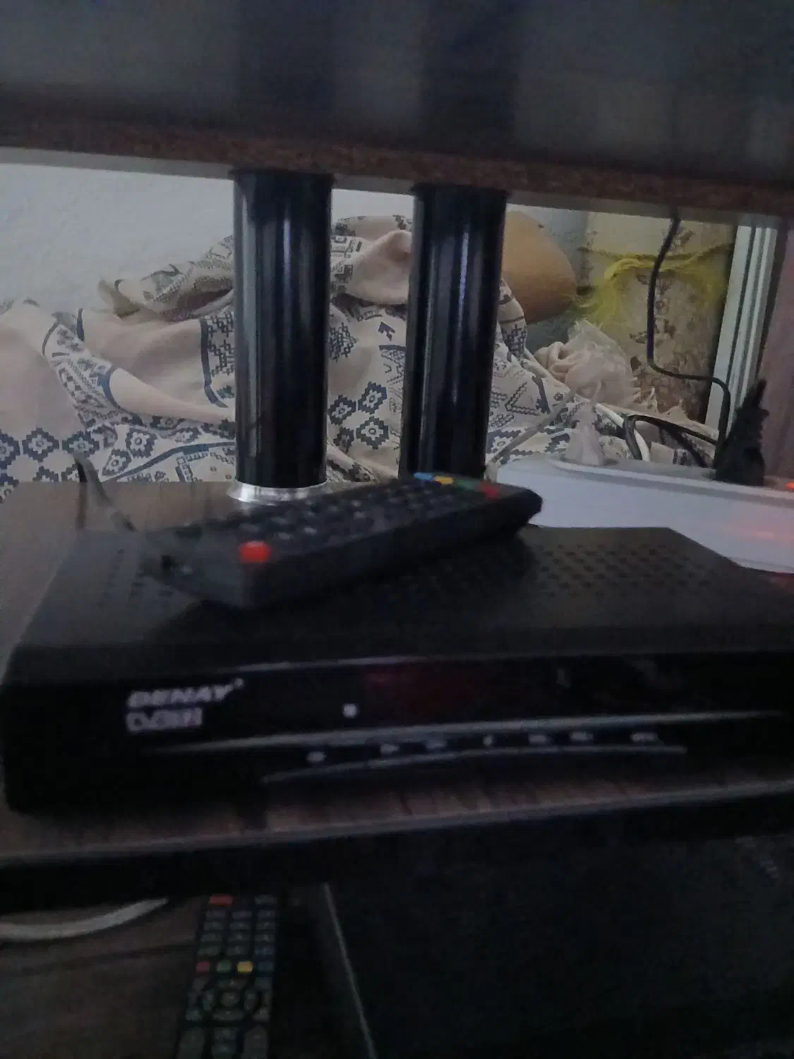 تلویزیون و ‌دستگاه دیجیتال|تلویزیون و پروژکتور|صومعه‌سرا, |دیوار