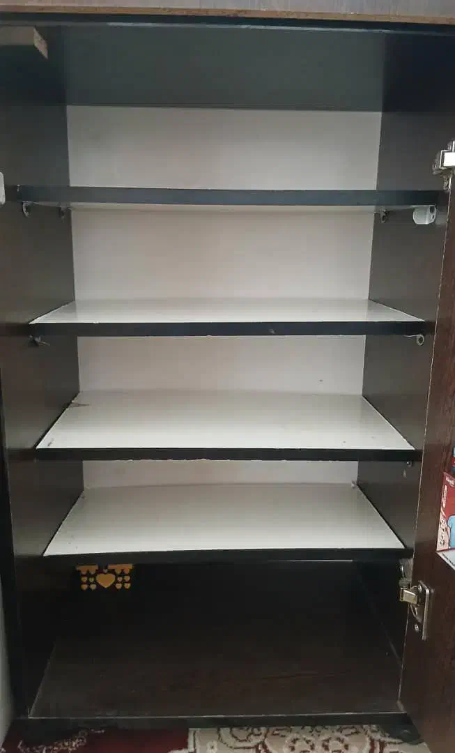 فروش کمد یا جا کفشی چرخ دار سالم جادار وکشو دار|جاکفشی، کمد، دراور|گلبهار, شهر جدید گلبهار|دیوار