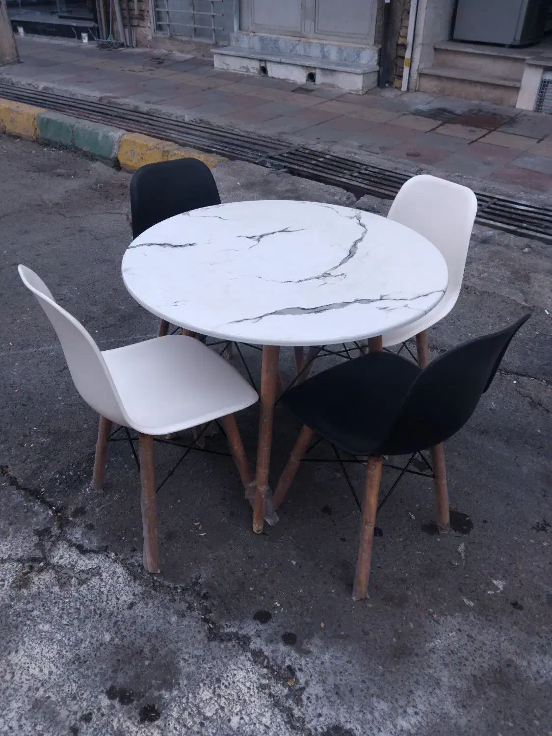 ناهارخوری ۴نفره|میز و صندلی غذاخوری|مشکیندشت, |دیوار