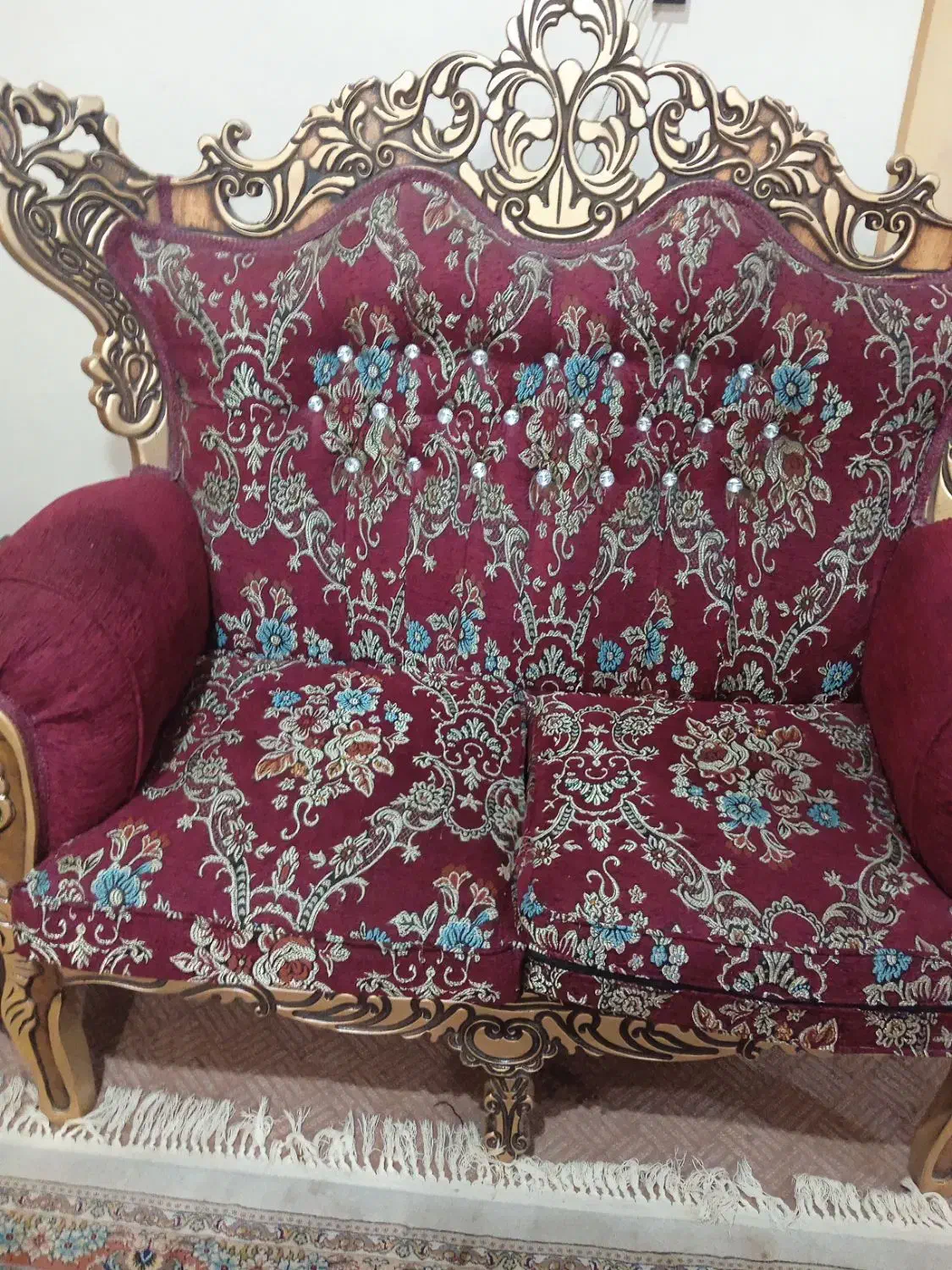 یک دست مبلمان ۷نفره سلطنتی نو و فقط چند ماه خریدم|مبلمان خانگی و میز عسلی|اهواز, بهارستان|دیوار