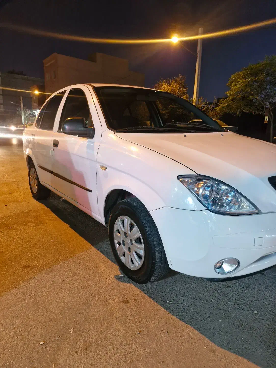 تیبا مدل ۹۵ (نقدواقساط) بیرنگ|خودرو سواری و وانت|قم, دروازه چوبی|دیوار