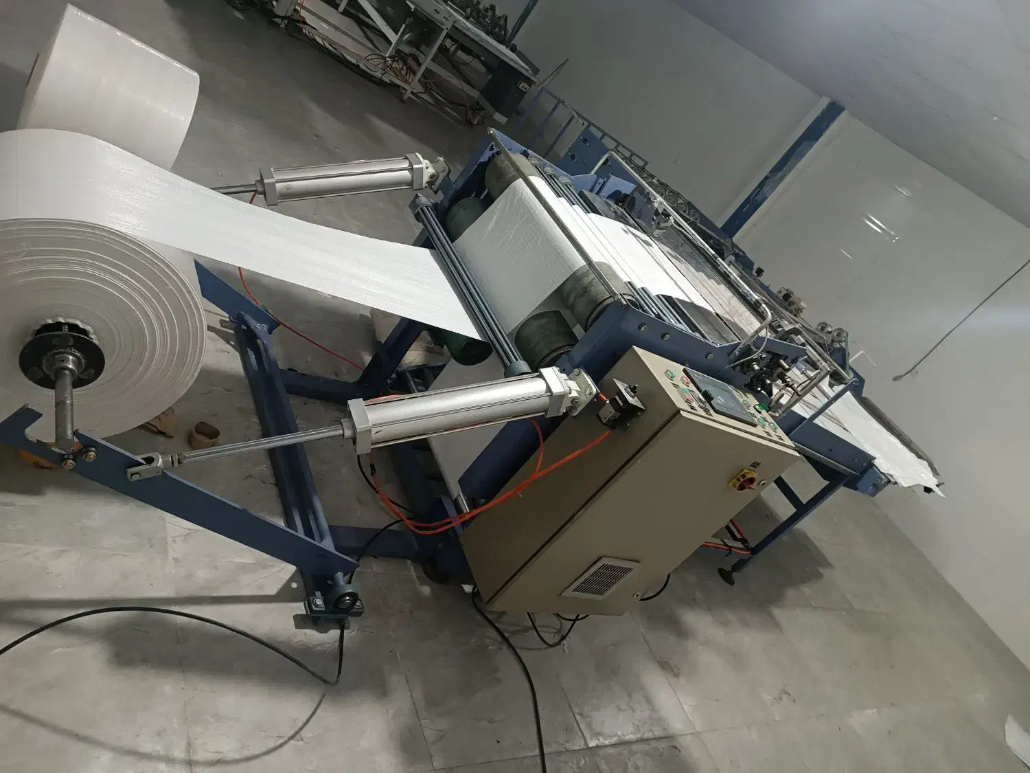 فروش دستگاه برش ودوخت کیسه گونی ودستگاه چاپ.|ماشین‌آلات صنعتی|نمین, |دیوار