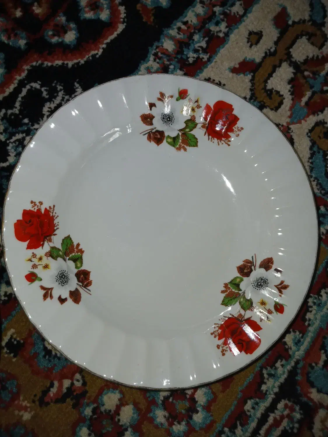 ده عدد بشقاب چینی سالم جنس خوب|ظروف سرو و پذیرایی|آستانه اشرفیه, |دیوار