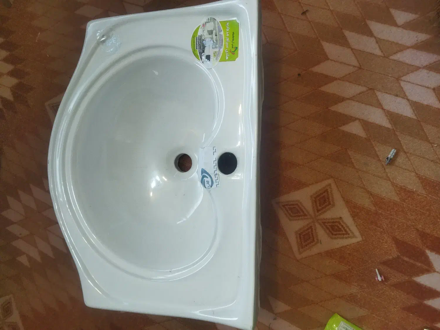 روشویی صورت|لوازم سرویس بهداشتی|فومن, |دیوار