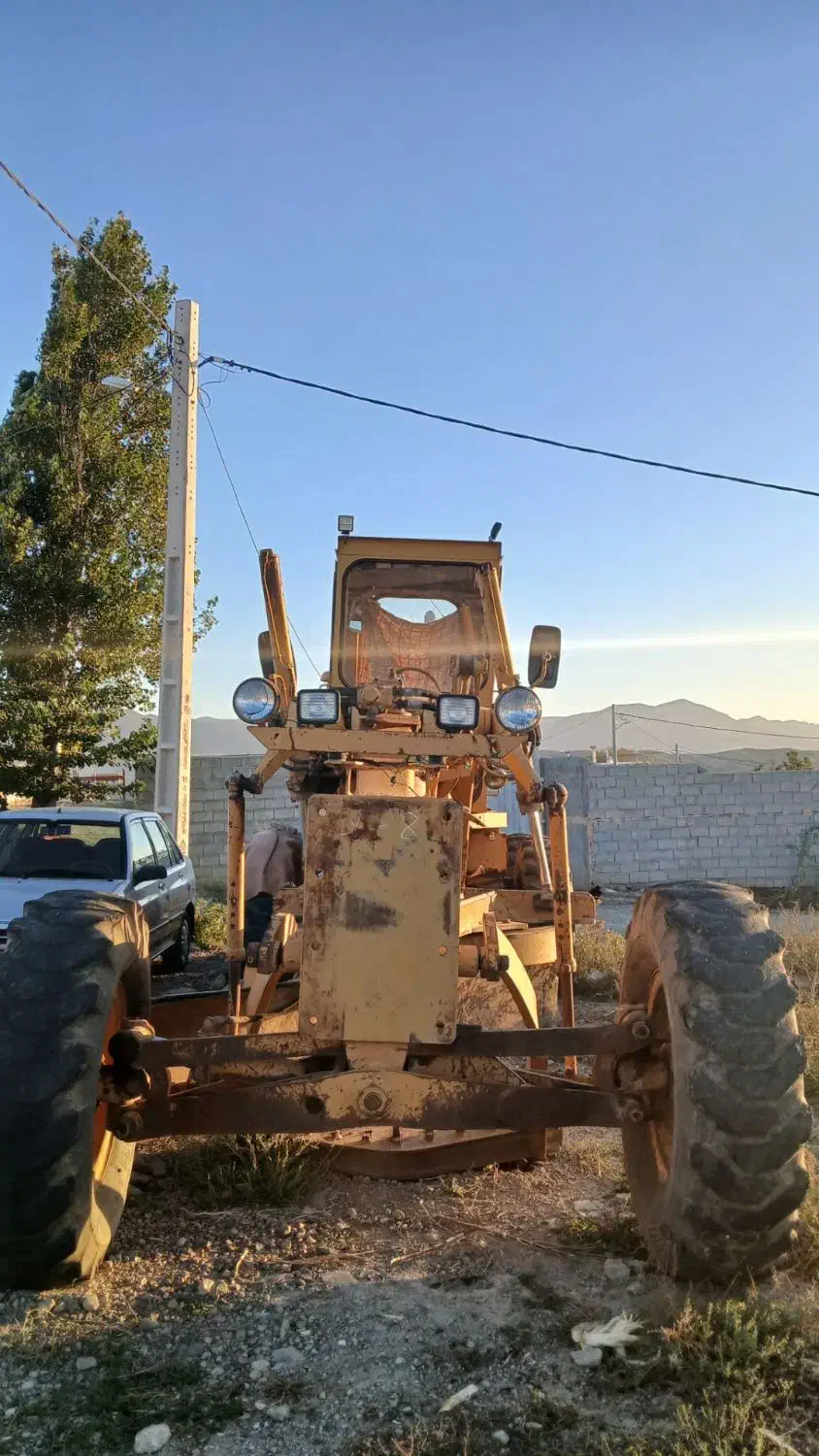 فروش یک دستگاه گریدر کوماتسو۷۰۵ r2 در حال کار|خودرو سنگین|اهر, |دیوار