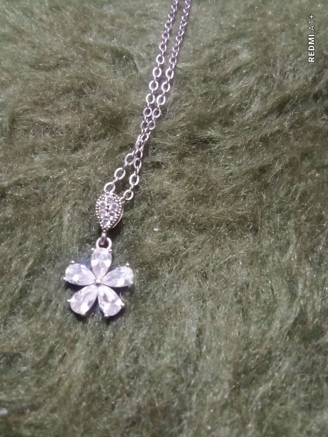 گل تو گردنی نقره کار نگین روش قشنگ کار شده|بدلیجات|اراک, |دیوار