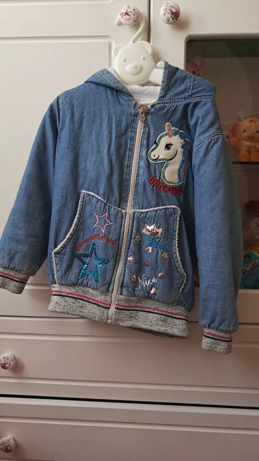 سویشرت مناسب ۴و۵سال|کفش و لباس بچه|مراغه, |دیوار