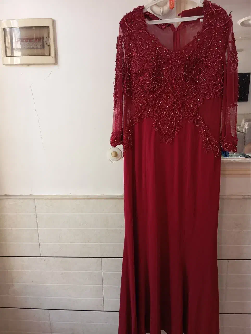 پیراهن مجلسی زرشکی|لباس|کاشان, قطب راوندی|دیوار