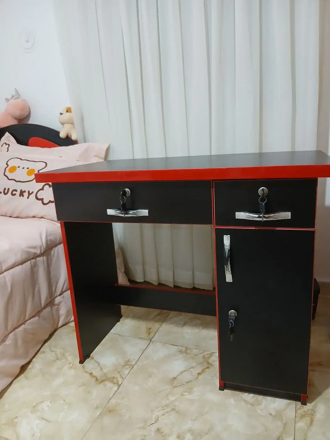 تخت جلوتختی میز تحریر|تخت و سرویس خواب|رشت, چله خانه|دیوار