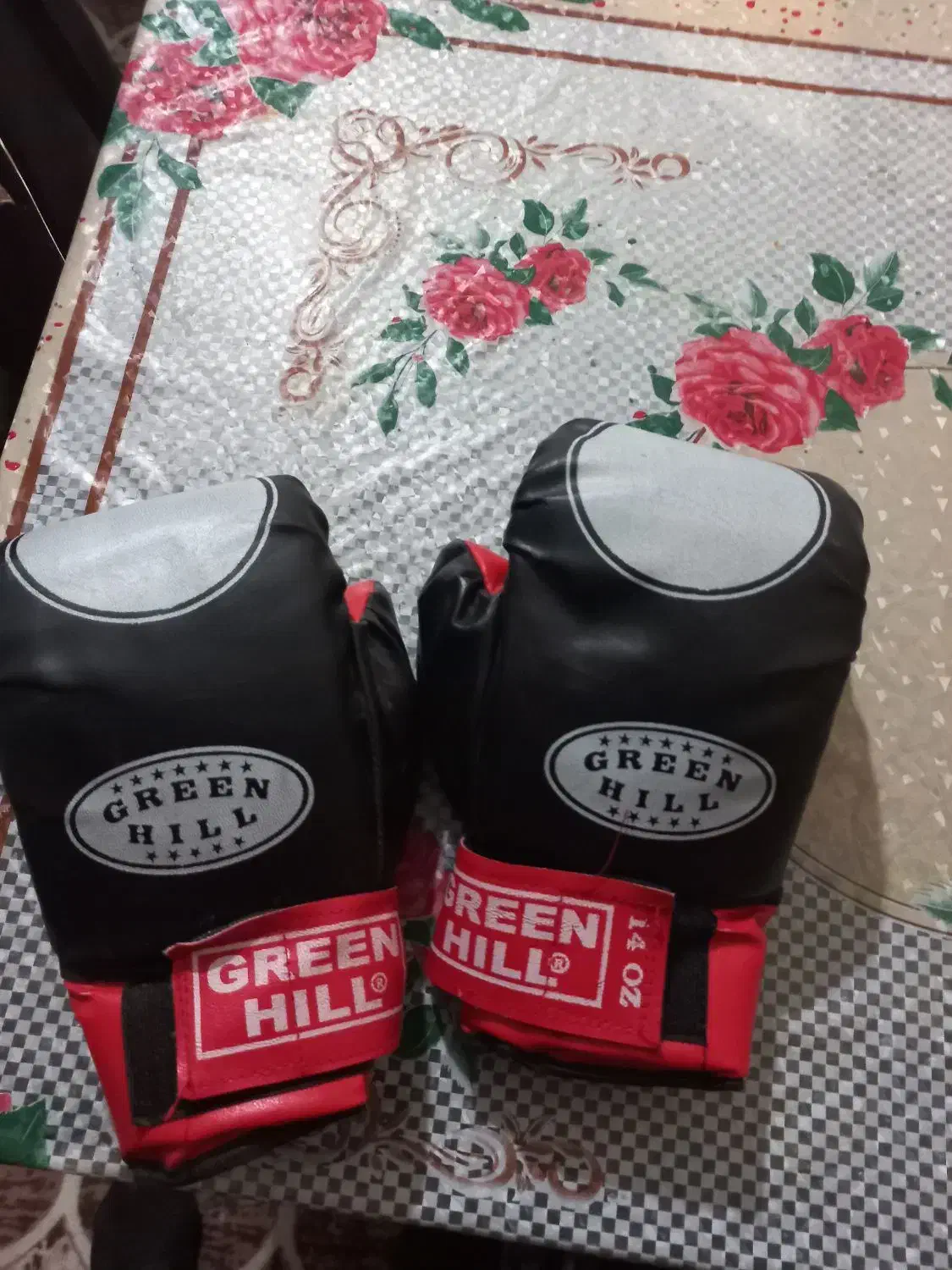 کیسه بوکس و دستکش|تجهیزات ورزشی|کنگاور, |دیوار