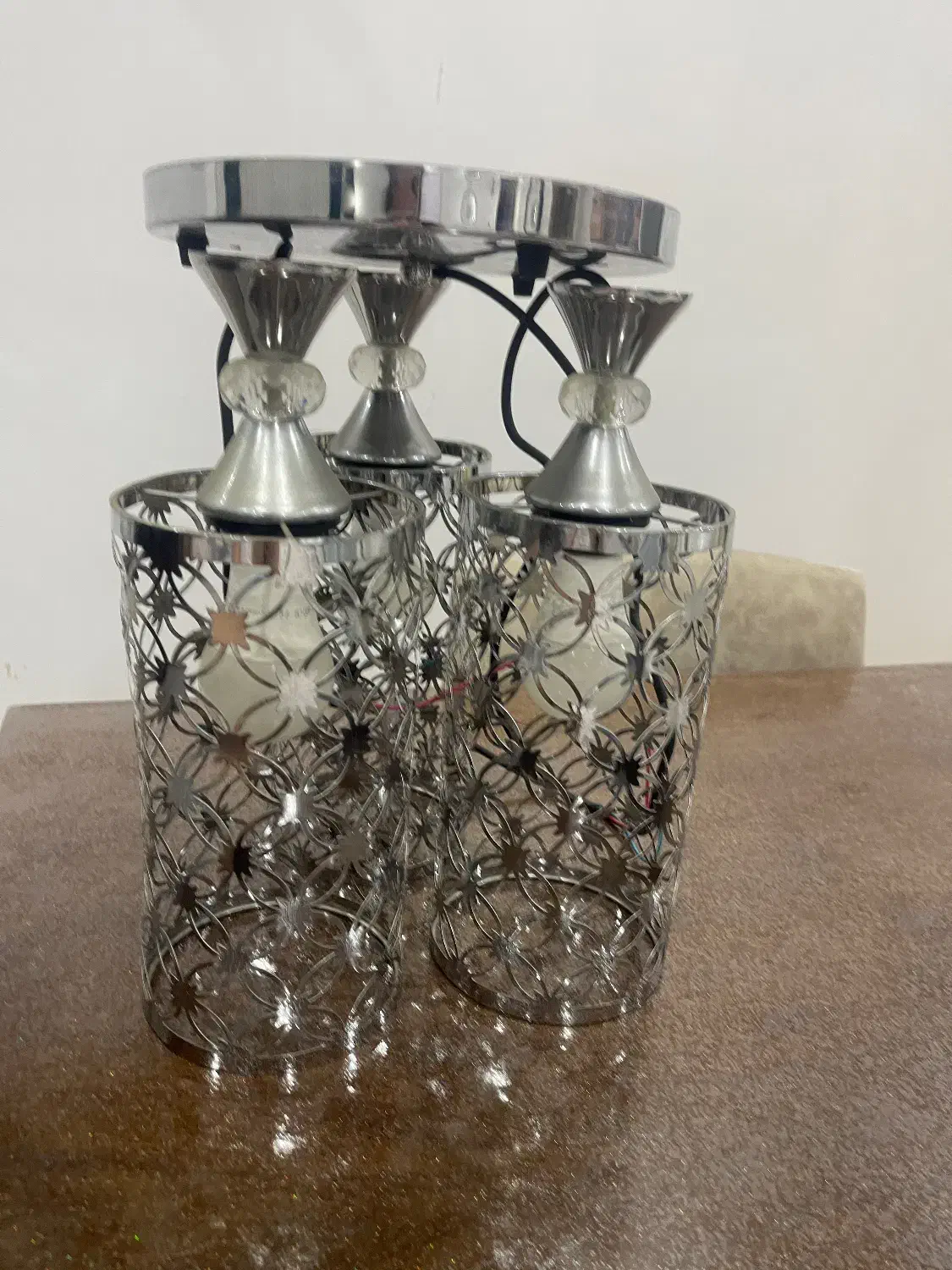 لوستر|لوستر و چراغ آویز|گلستان (تهران), |دیوار