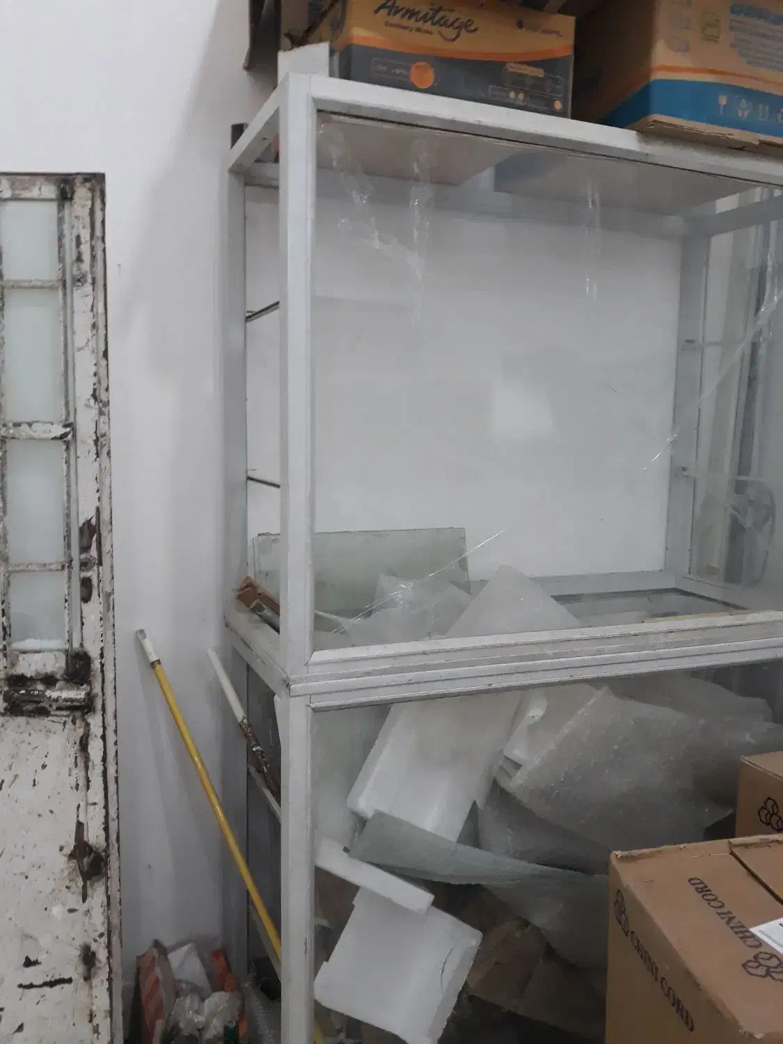 فروش ویترین آلومینیوم سالم|بوفه، ویترین، کنسول|زاهدان, |دیوار