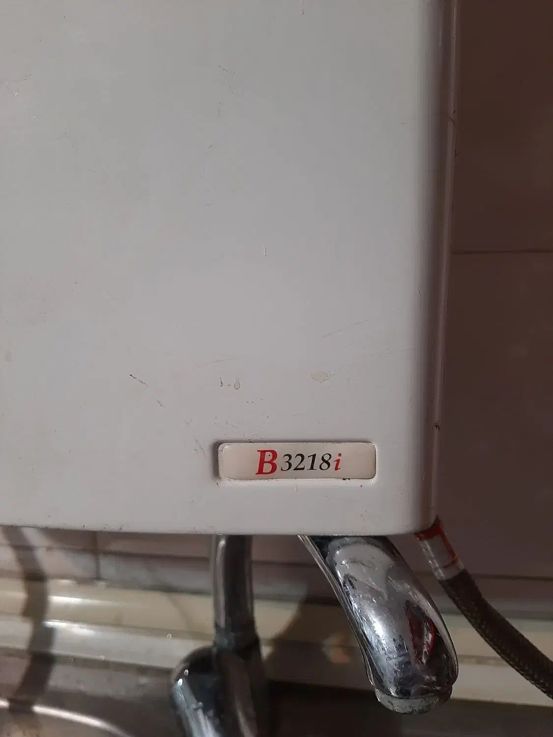 آبگرمکن فوری بوتان ۳۲۱۸i|آبگرمکن، پکیج، شوفاژ|کرمانشاه, |دیوار