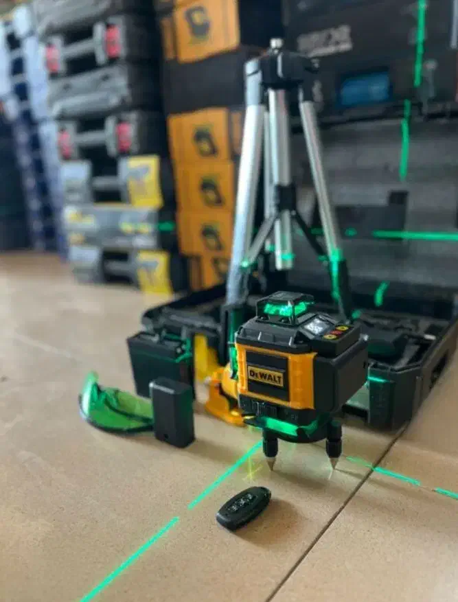 تراز لیزری 4بعدی دیوالت تک باتری|ابزارآلات|اهواز, پردیس دو|دیوار