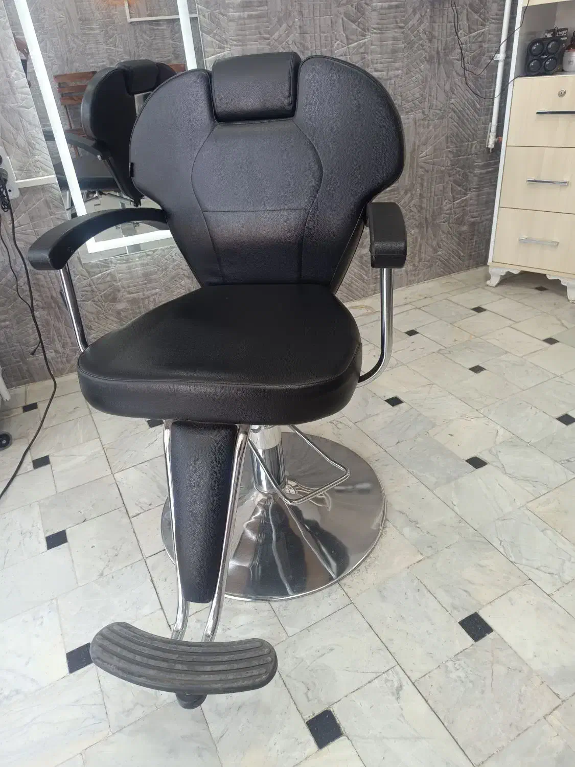 صندلی جکی|آرایشگاه و سالنهای زیبایی|تربتحیدریه, باغ سلطانی|دیوار