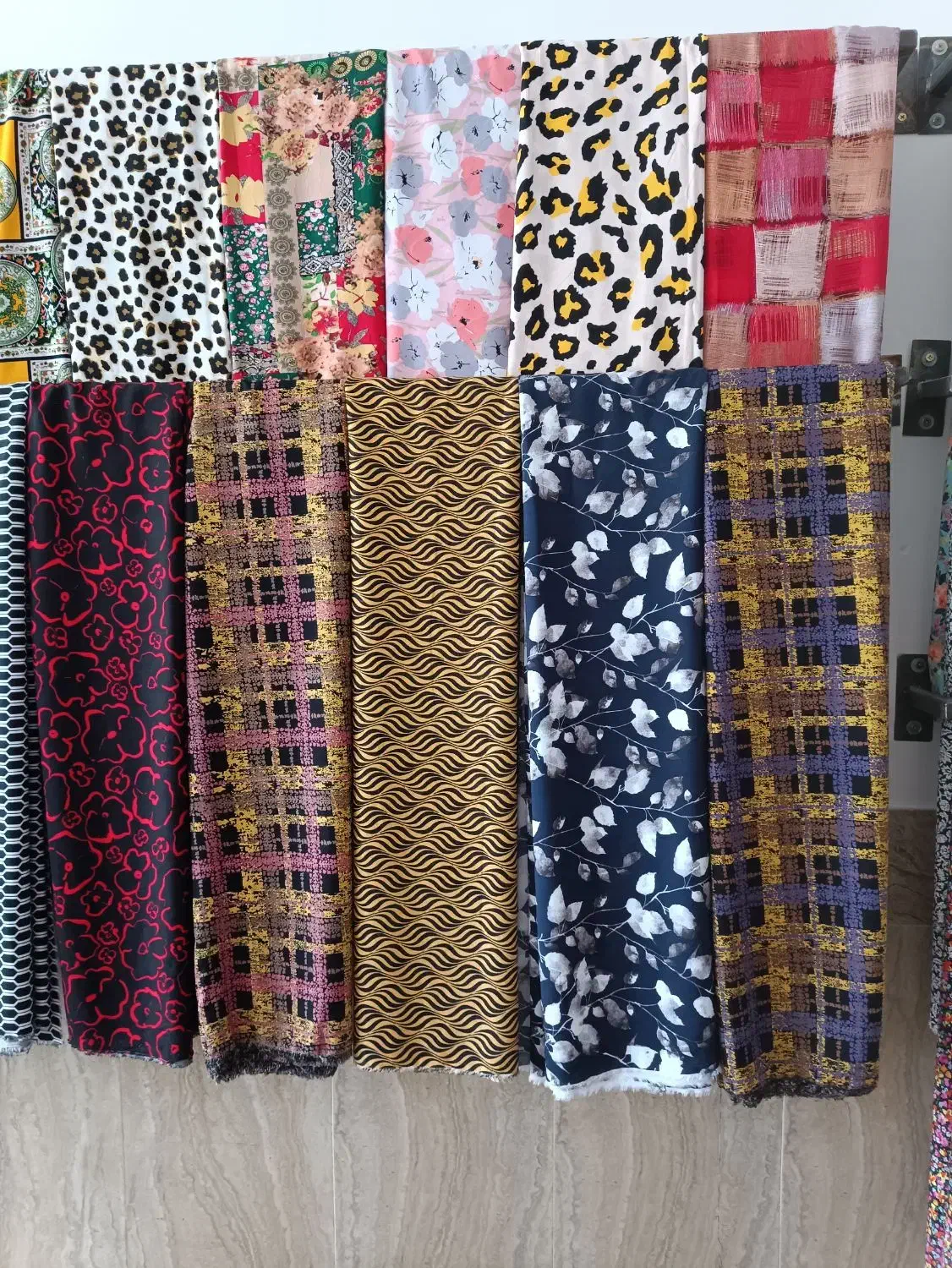 پارچه سرای هانا|لباس|بوکان, |دیوار