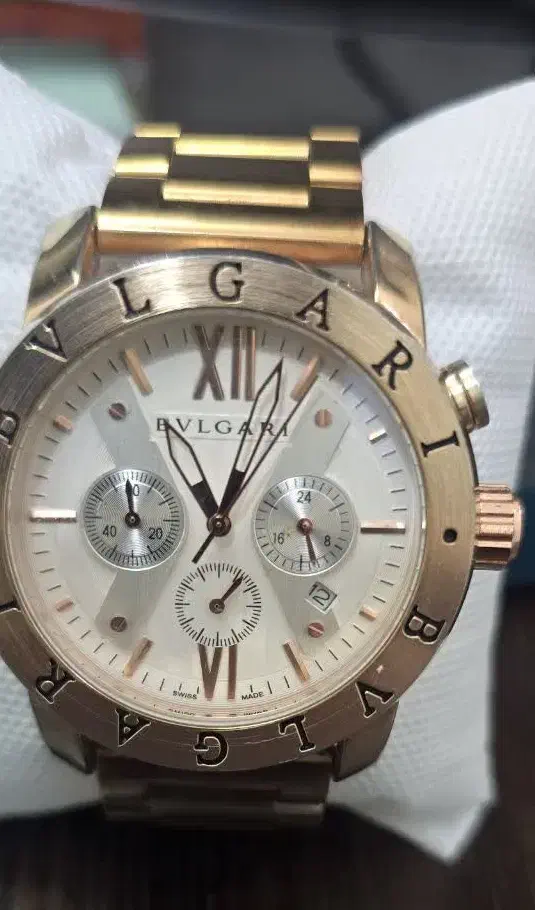 ساعت مچی|ساعت|زرندیه, |دیوار